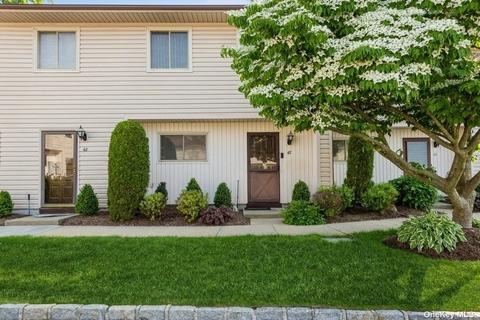 650 Newbridge Rd #67, East Meadow, NY 11554