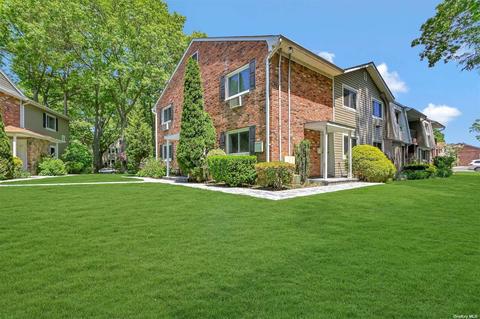40 W 4th St #31, Patchogue, NY 11772