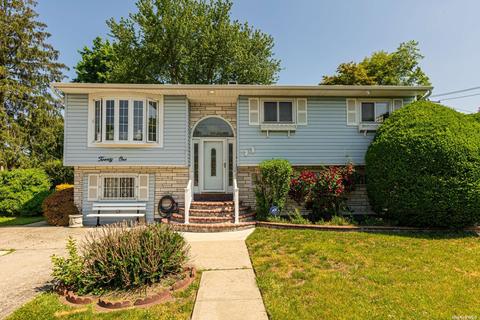 21 New Hampshire Ave, Bay Shore, NY 11706