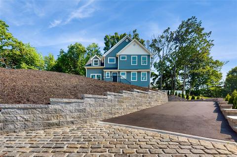 26 Conifer Ct, Northport, NY 11768