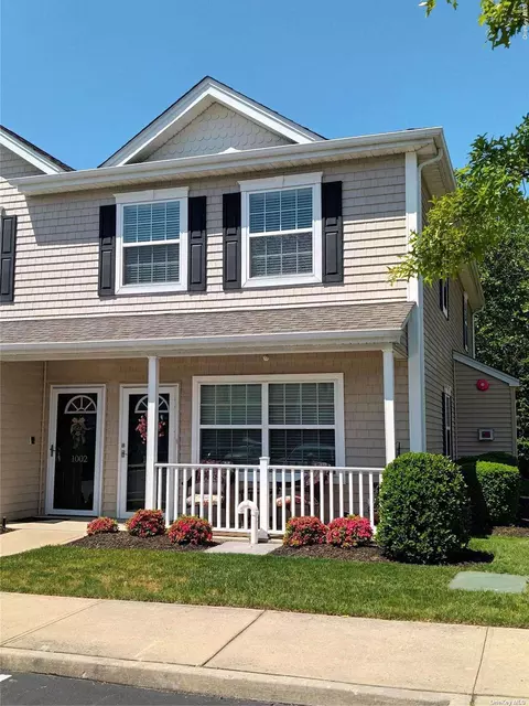 1002 Willow Lane 2nd #2ND, Valley Stream, NY 11580