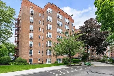 209-20 18th Ave #5F, Bayside, NY 11360