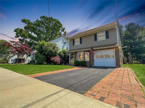 18 Saint James Pl, Rockville Centre, NY 11570