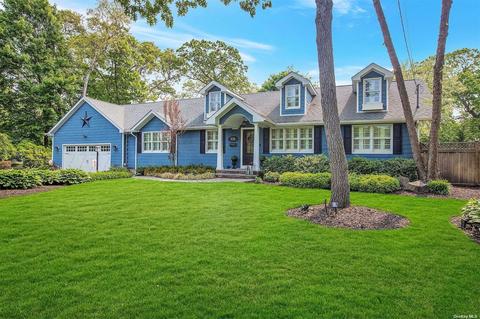 335 Fairview Ave, Bayport, NY 11705