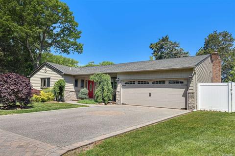 4 Spock, Commack, NY 11725