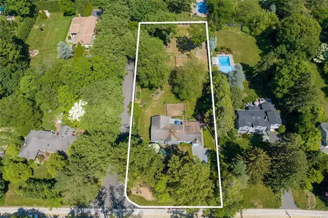 26 Cherry Ln, Huntington, NY 11743
