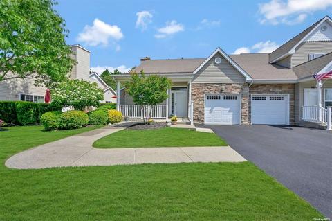 57 Rose Ln #57, Mount Sinai, NY 11766