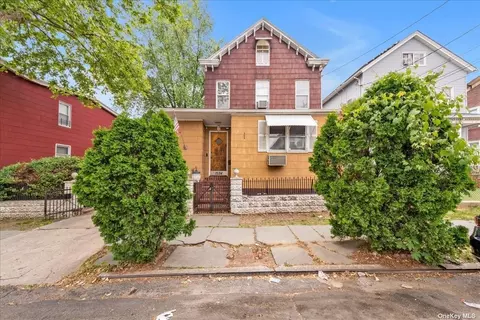 15-24 125th St, College Point, NY 11356