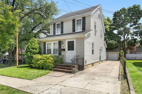 12 William St, Williston Park, NY 11596