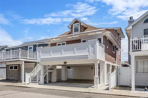 72 Delaware Ave, Long Beach, NY 11561