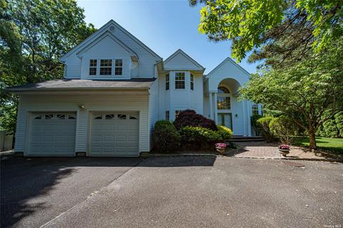 31 Lily Dr, South Setauket, NY 11720