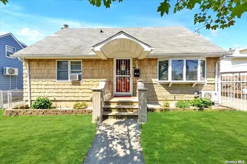 23-14 128 St, College Point, NY 11356