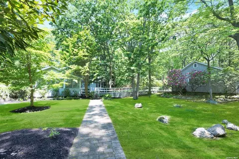 300 Birch Rd, Southold, NY 11971