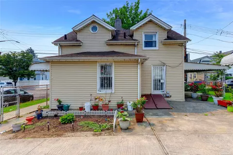87-98 112th St, Richmond Hill, NY 11418