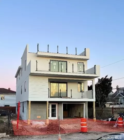 214 Lindell Blvd, Long Beach, NY 11561