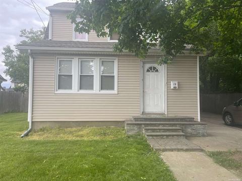 22 Kernochan Ave, Hempstead, NY 11550