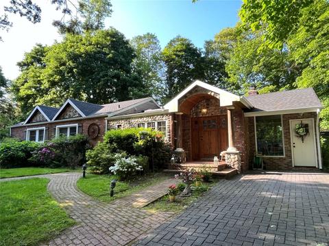 1 Azalea Pl, Huntington, NY 11743