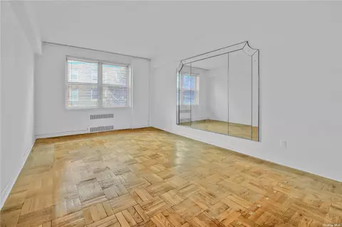 142-14 26th Ave #1E, Flushing, NY 11354