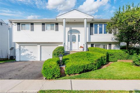 3757 E Oceanside Rd, Oceanside, NY 11572