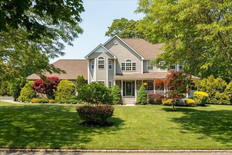 129 Michaels Ln, Wading River, NY 11792