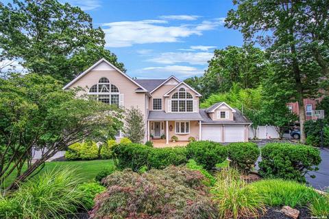 117 Grassy Pond S Dr, Smithtown, NY 11787