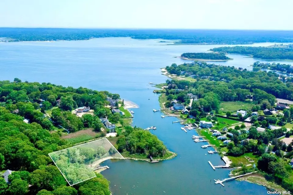 255 Peconic Bay Blvd, Aquebogue, NY 11931 6 Photos Movoto