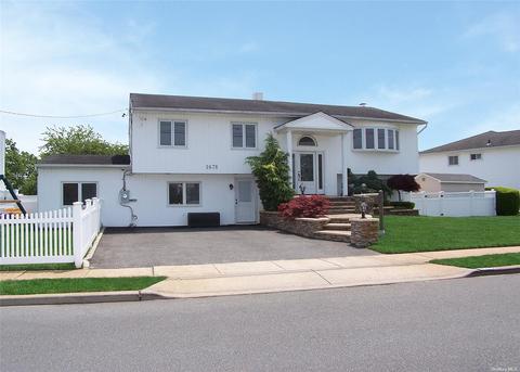 2675 Mandalay Beach Rd, Wantagh, NY 11793