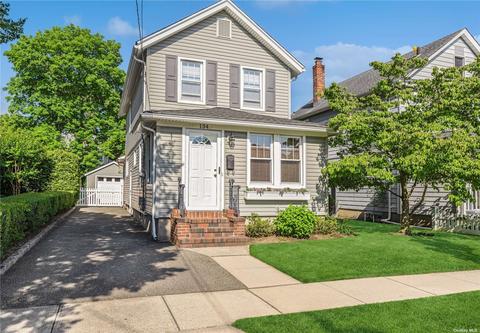 134 N 10th St, New Hyde Park, NY 11040