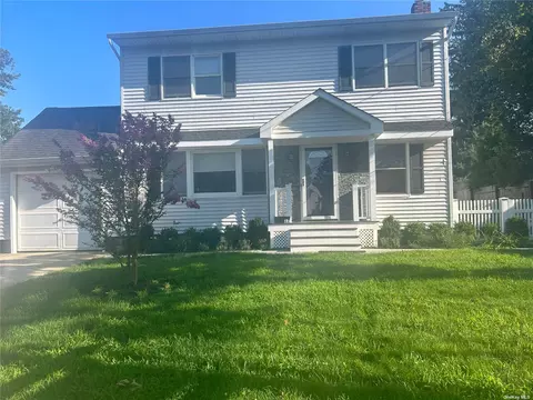 17 Deland St, East Northport, NY 11731