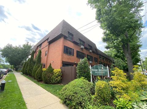 220-27 67th Ave #118, Oakland Gardens, NY 11364
