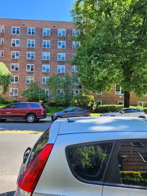 88-02 35 Ave #3K, Jackson Heights, NY 11372