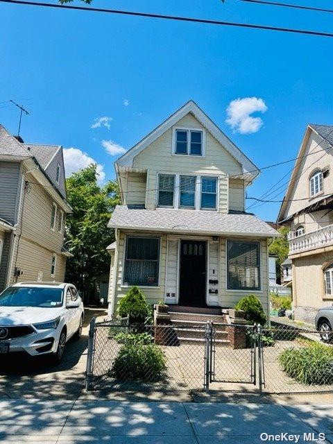 87-38 116th St, Richmond Hill, NY 11418