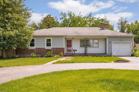 550 Old Bethpage Rd, Plainview, NY 11803
