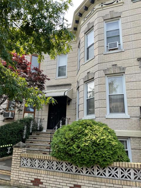 61-14 Linden St, Flushing, NY 11385