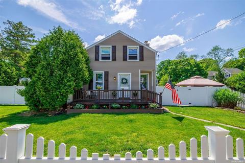 2926 Beltagh Ave, Wantagh, NY 11793
