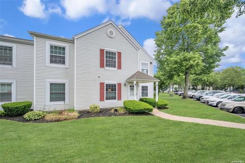 236 Fairview Cir #236, Middle Island, NY 11953