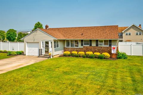 381 Harrison Ave, Massapequa, NY 11758