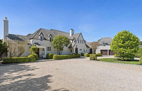 10 Dune Rd, Quogue, NY 11959