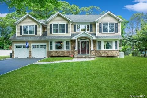 5 Harloquin Dr, Smithtown, NY 11787