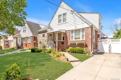 135-16 122 Pl, South Ozone Park, NY 11420