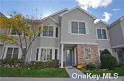 81 Pond View Dr #81, Port Washington, NY 11050