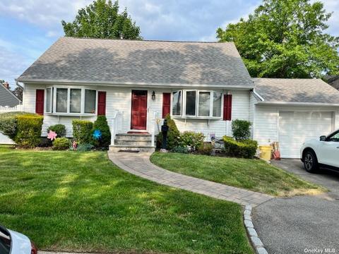 169 Miller Rd, Hicksville, NY 11801
