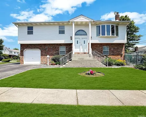 3471 Spring Ln, Wantagh, NY 11793
