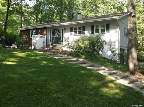 52 Blueberry Ln, Stormville, NY 12582
