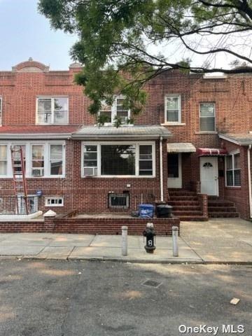 6101 60 Dr, Maspeth, NY 11378