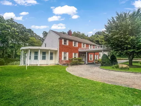 323 Old Mill Rd, Nissequogue, NY 11780