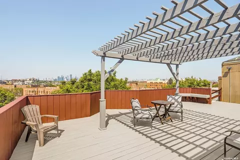 35-24 72nd St #4E, Jackson Heights, NY 11372