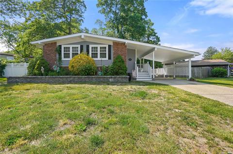 34 Cheryl Dr, Ronkonkoma, NY 11779