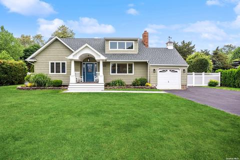 2275 Deep Hole Dr, Mattituck, NY 11952
