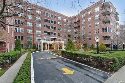 67-38 108th St #D33, Forest Hills, NY 11375